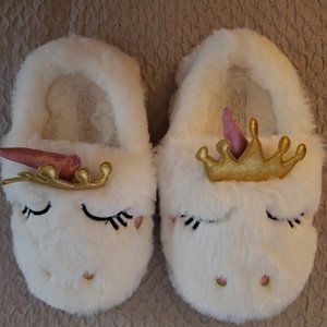 Kids Guess Slippers (size 1)
